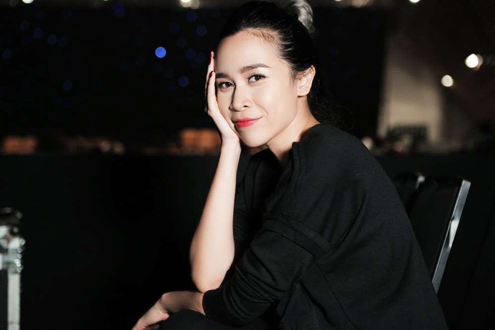 Trước đó, cô dành trọn thời gian sinh bé thứ 2 cũng như chăm sóc gia đình, chỉ thỉnh thoảng tham gia một số sự kiện quan trọng của các nhãn hàng.