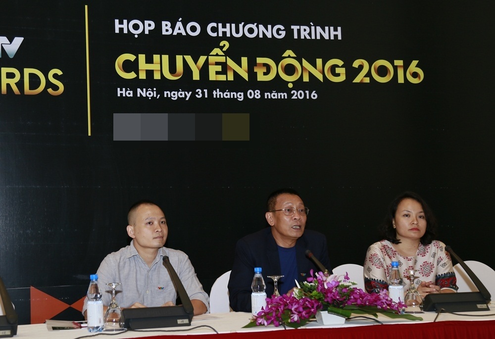 Kỳ Duyên “trở lại” đặc biệt, Trấn Thành, Trường Giang “vượt mặt” Hoài Linh - 7 Trả lời câu hỏi của PV Dân trí: “Những nhân vật như Trấn Thành dù có rất nhiều cống hiến nhưng cũng không ít những lùm xùm ồn ào, gây mất ấn tượng trong lòng công chúng vẫn được đề cử?”, nhà báo Lại Văn Sâm - Trưởng BTC cho rằng: “Chúng tôi tôn trọng những lựa chọn của khán giả, dù không phải lúc nào lựa chọn của khán giả cũng trùng với lựa chọn của Hội đồng chuyên môn”.