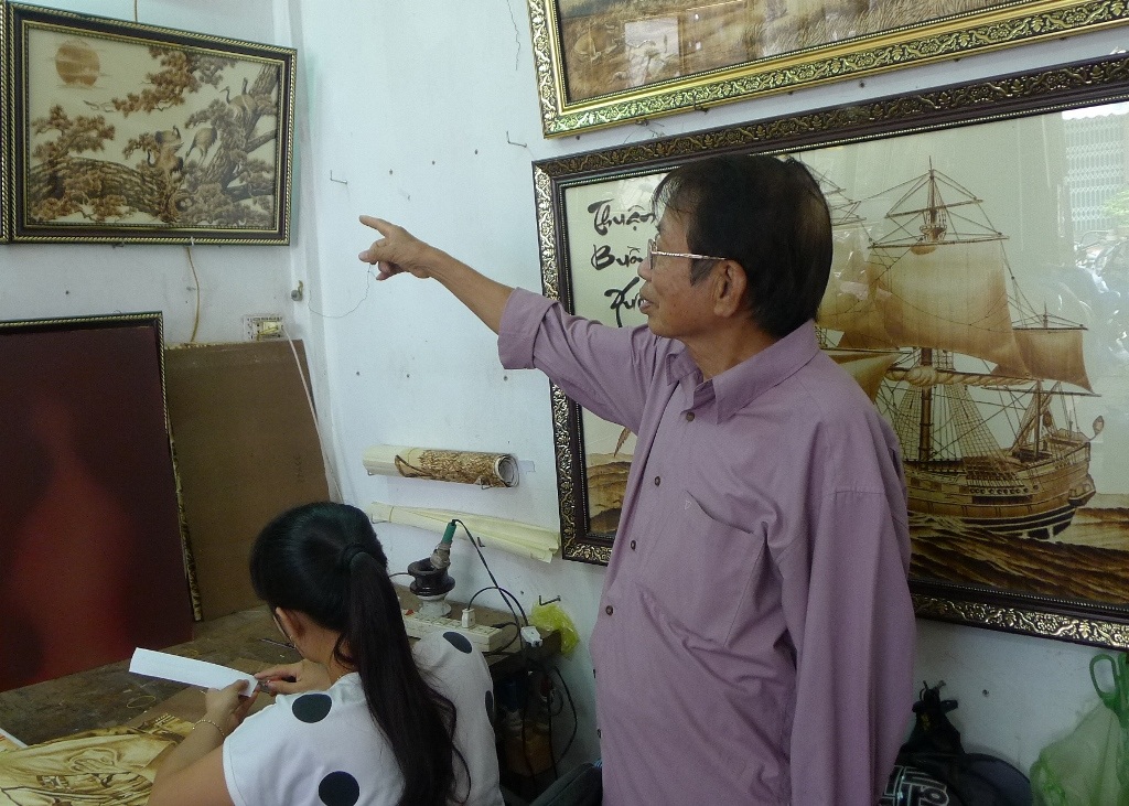 Giám đốc ngân hàng về hưu trở thành “vua” tranh lá thốt nốt - 3 Giám đốc ngân hàng về hưu, trở thành “vua” tranh lá thốt nốt