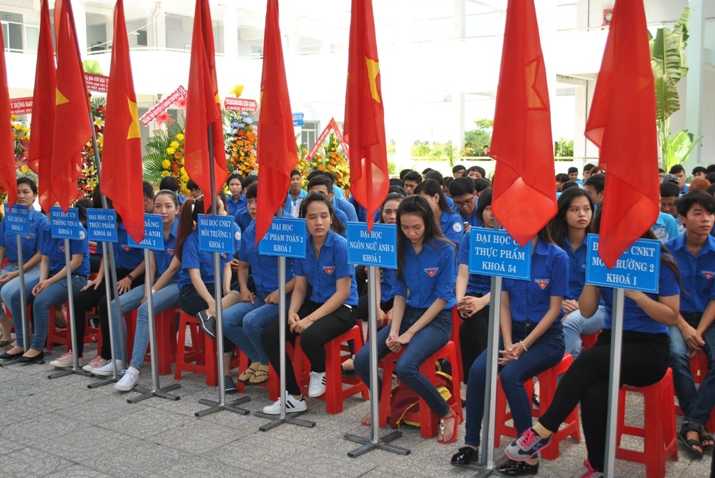 Sau 4 đợt tuyển sinh Nhà trường tuyển hơn 1.000 thí sinh trúng tuyển nhập học.