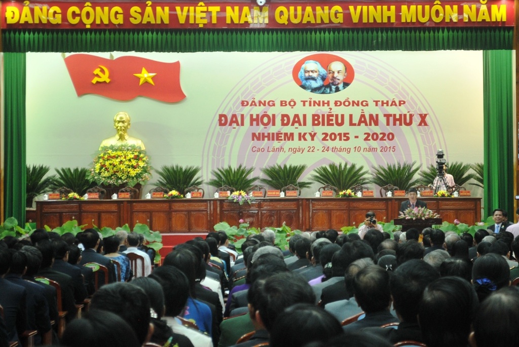 Đồng chí Lê Minh Hoan tái đắc cử chức Bí thư tỉnh ủy Đồng Tháp khóa X - 1
Đại hội đại biểu Đảng bộ tỉnh Đồng Tháp lần thứ X, nhiệm kỳ 2015 -2020 chính thức khai mạc vào sáng 22/10