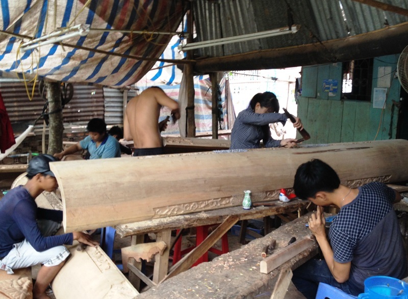 Làng mộc Chợ Thủ tạo việc làm cho hơn 2.500 lao động - 2 Ngoài kiểu dáng đẹp thì chính chất lượng gỗ của những sản phẩm cũng làm cho làng mộc Chợ Thủ vang danh khắp miền Tây. Nhờ đó đã tạo công ăn việc làm cho 2.500 lao động tại địa phương có thu nhập ổn định.