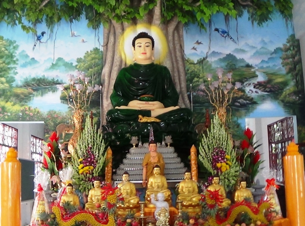 Xôn xao tượng Phật 15 tấn ở An Giang… bằng ngọc? - 1
Tượng bằng nặng 15 tấn bằng Thạch Anh tại chùa Hưng Sơn mà nhiều người đồn thổi là bằng ngọc