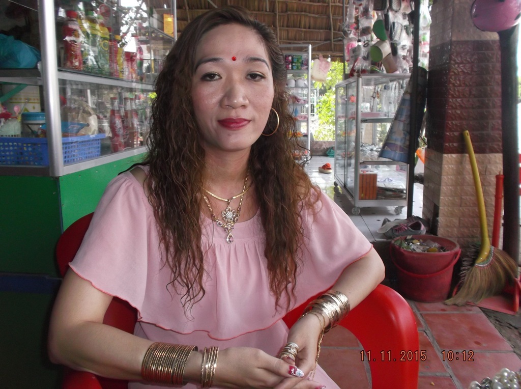 Tự xưng “Công chúa Minh Nguyệt” hạ phàm… chữa bệnh bằng nhạc vũ trường - 4 Chân dung công chúa Minh Nguyệt