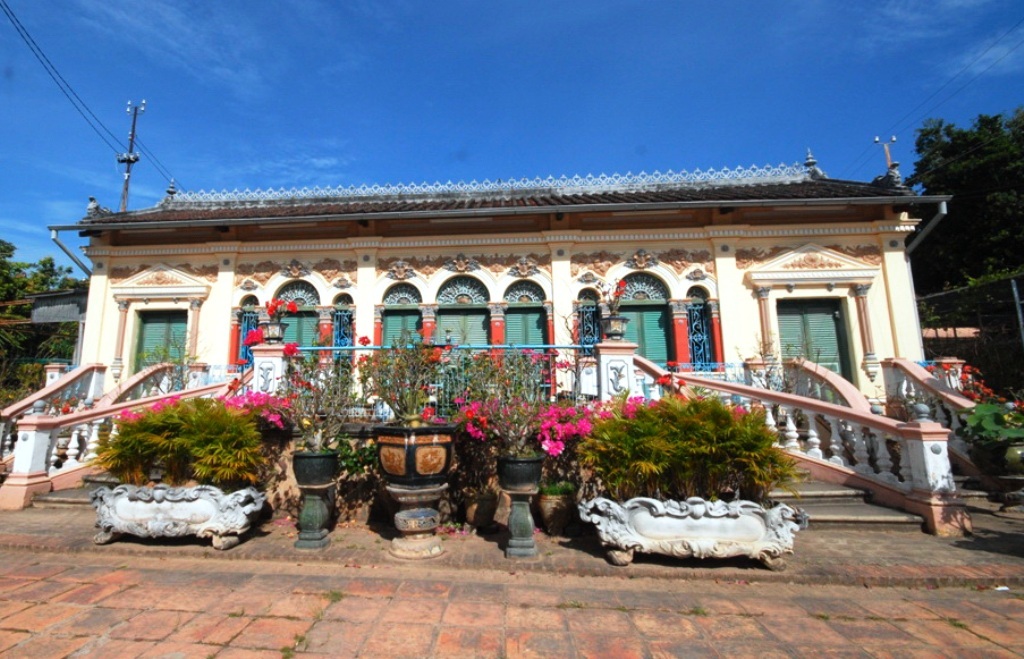 Những ngôi nhà cổ trăm tuổi miền Tây hút khách tham quan - 2 Nhà cổ Bình Thủy cũng là điểm đến lý tưởng khi du khách đến TP Cần Thơ.