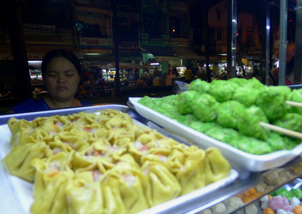 Đến Cần Thơ đừng quên ghé phố ăn vặt trứ danh Ninh Kiều - 1 Đến Cần Thơ đừng quên ghé phố ăn vặt trứ danh Ninh Kiều - 1