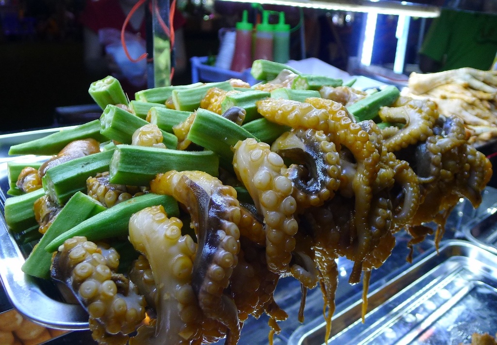 Đến Cần Thơ đừng quên ghé phố ăn vặt trứ danh Ninh Kiều - 2 Đến Cần Thơ đừng quên ghé phố ăn vặt trứ danh Ninh Kiều - 2