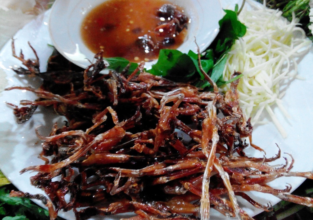 Từ nay đến tết, giá khô vũ nữ chân dài tăng lên từng ngày nhưng các cơ sở làm khô đều cho biết đang bị khan hàng