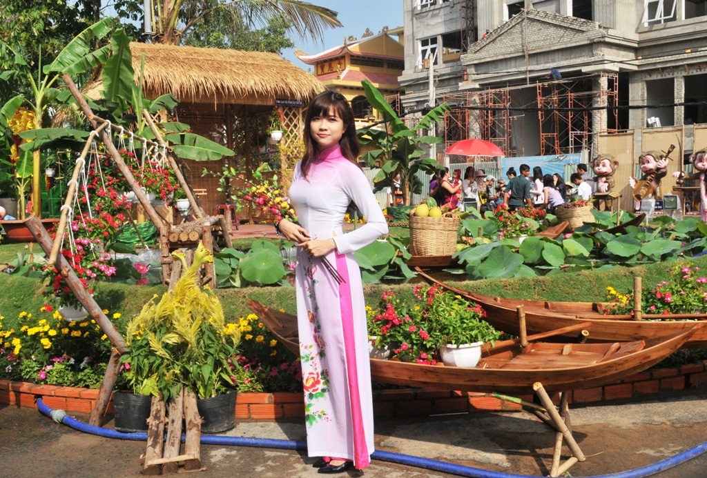 Đường hoa nghệ thuật Cần Thơ "rạng rỡ Xuân đồng bằng" - 10 Duyên dáng miền Tây