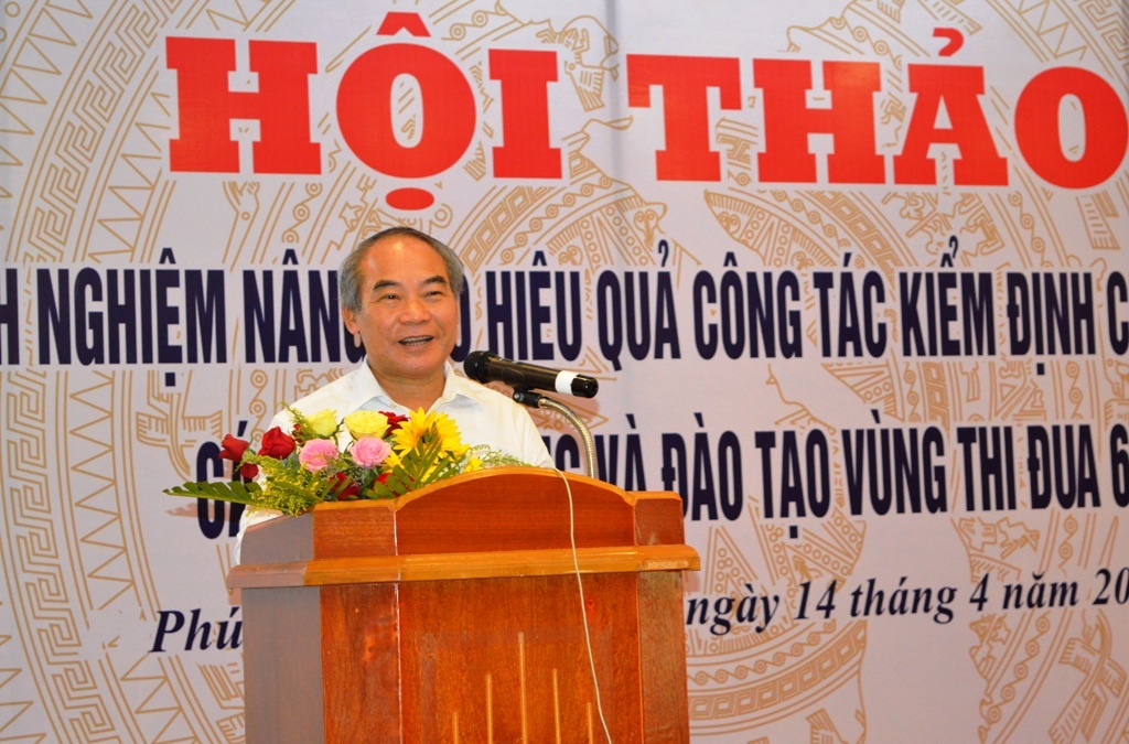 Thứ trưởng Bộ Giáo dục và Đào tạo Nguyễn Vinh Hiển đến tham dự và chỉ đạo Hội nghị.