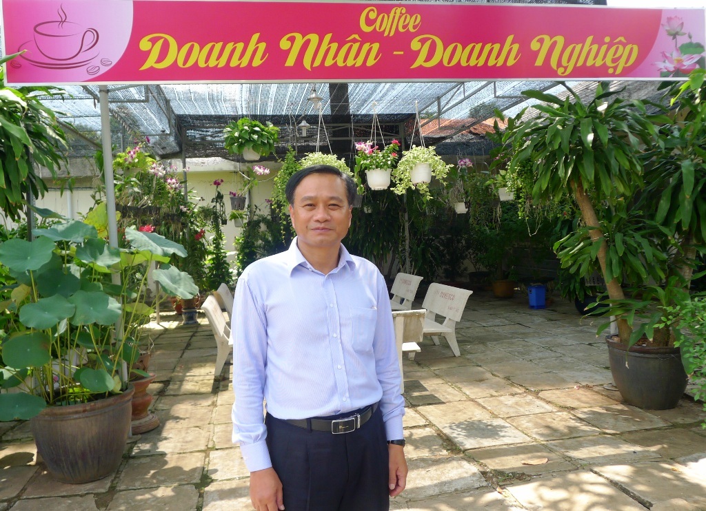 Chủ tịch UBND tỉnh Đồng Tháp Nguyễn Văn Dương và quán cà phê đặc biệt