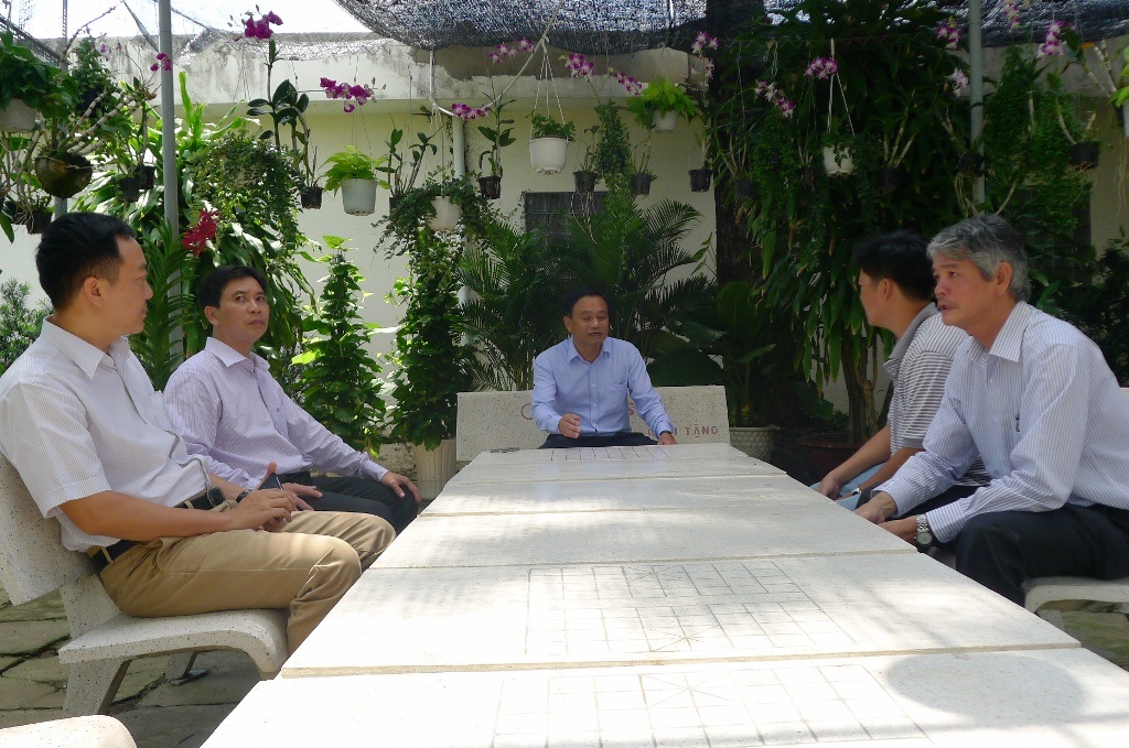 Những buổi cà phê sáng chỉ kéo dài từ 7h15 đến 8h mỗi ngày nhưng vô cùng hiệu quả.