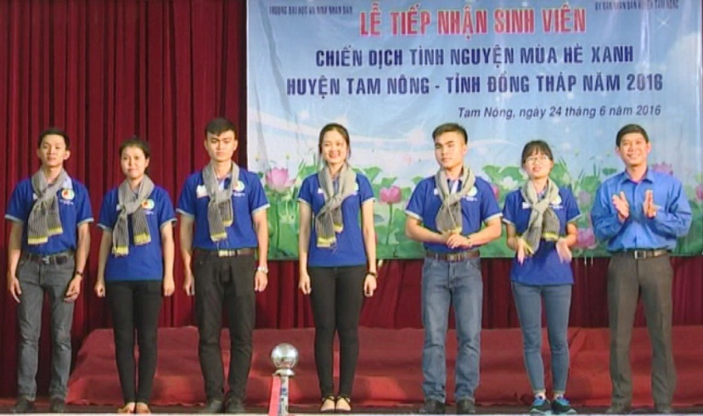 Đồng Tháp: Gần 700 SV ĐH An Ninh Nhân dân về huyện vùng sâu giúp dân - 1
Trong kế hoạch hoạt động của mình, các bạn sinh viên ĐH An ninh Nhân dân sẽ chung sức với bà con vào các công trình xây dựng nông thôn mới, vệ sinh môi trường...