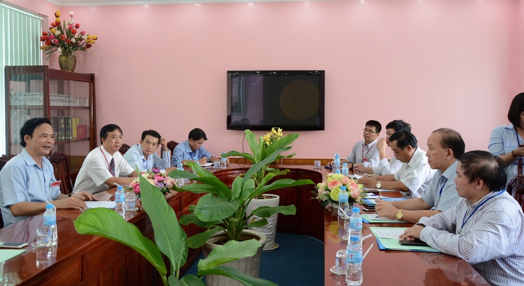 Cụm thi Đồng Tháp hoàn thành công tác chấm thi vào 16/7 - 1
Chiều ngày 2/7 Thứ trưởng Bộ GD-ĐT Bùi Văn Ga dẫn đoàn công tác của Bộ đến kiểm tra công tác tổ chức kỳ thi THPT Quốc gia tại cụm thi do trường ĐH Đồng Tháp chủ trì.