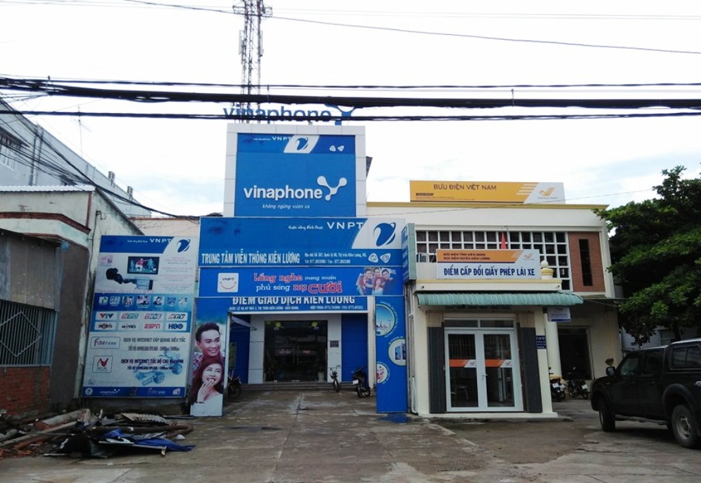 Chồng bị điều tra chiếm dụng tiền tỷ, vợ ép 2 con cùng tự vẫn - 1 Ba nạn nhân trong vụ việc đau lòng nêu trên là vợ con anh Nguyễn Trung Kiên - người đang bị công an điều tra về hành vi chiếm dụng hơn 9 tỷ đồng tiền bán thẻ cào.