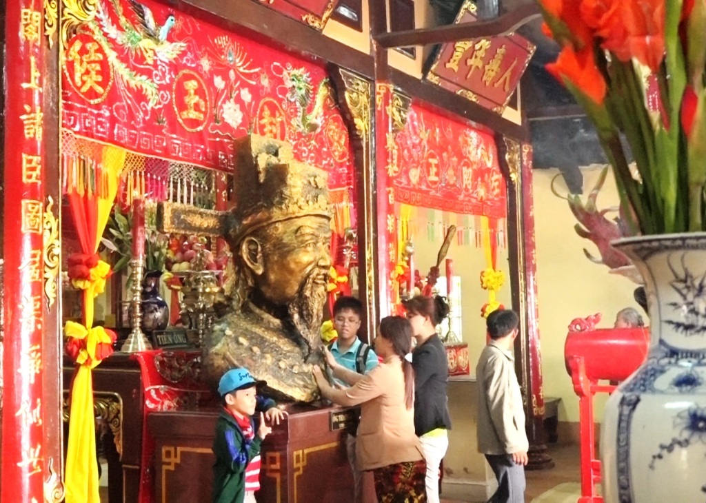 Long trọng kỷ niệm 187 năm ngày mất danh thần Thoại Ngọc Hầu - 1 Lễ giỗ danh thần Thoại Ngọc Hầu (tên thật Nguyễn Văn Thoại) diễn ra vào mùng 6/6 âm lịch hằng năm