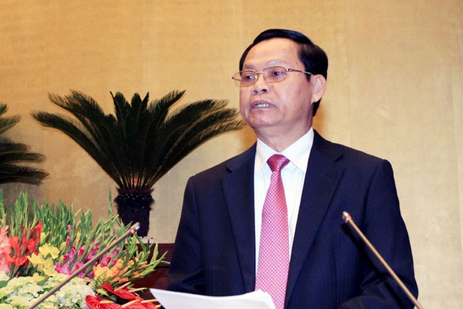 Tính tổ chức ngày càng rõ nét hơn ở các vụ án tham nhũng - 1 Tổng Thanh tra Chính phủ Huỳnh Phong Tranh là người đại diện Chính phủ, thay mặt Thủ tướng ký trình Quốc hội báo cáo phòng chống tham nhũng năm 2015.