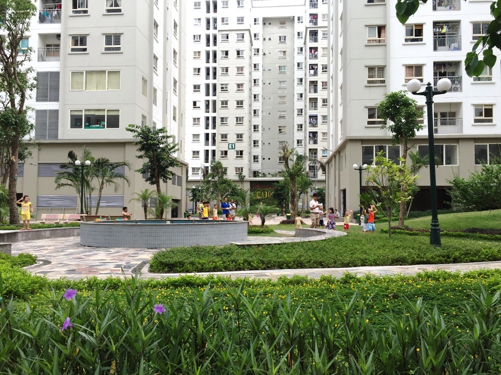 Nhận định “sáng sủa” của ông Đặng Hùng Võ về bất động sản năm 2016 - 1
Dự án nhà ở xã hội giúp chủ đầu tư vượt qua giai đoạn khó khăn nhất khi thị trường bất động sản đóng băng.