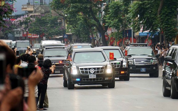 Toàn cảnh chuyến thăm Việt Nam của Tổng thống Obama - 1
Tổng thống Mỹ đi tới đâu cũng nhận được sự chào đón nồng nhiệt của người dân Việt Nam (Ảnh: Hữu Nghị).