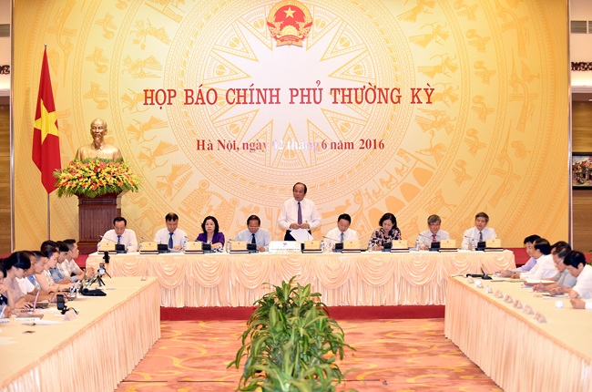 Đặt mục tiêu tăng trưởng cao hơn vào năm tới - 1 Cuộc họp báo được Văn phòng Chính phủ tổ chức ngay sau khi Chính phủ kết thúc phiên họp thường kỳ tháng 5.