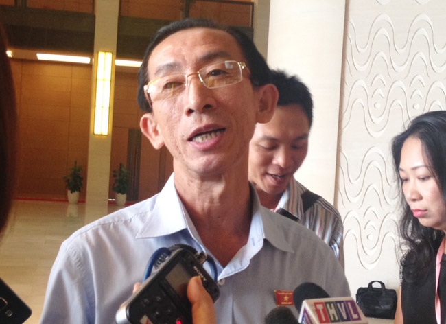 “Cần trả lời thoả đáng, dự án Formosa có xứng đáng tồn tại không?” - 1 Đại biểu Quốc hội Trần Hoàng Ngân nêu quan điểm, không nên chấp nhận một dự án đầu tư có nguy cơ cao gây ô nhiễm môi trường.