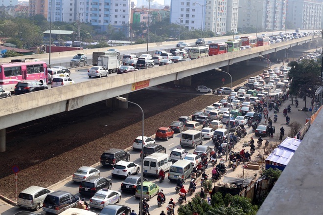 Thủ tướng: Hạn chế phương tiện cá nhân dịp 2/9, khai giảng năm học mới - 1 Cao tốc Pháp Vân - Cầu Giẽ thường xuyên ùn tắc những dịp nghỉ lễ gần đây vì lượng xe ô tô cá nhân tăng cao.