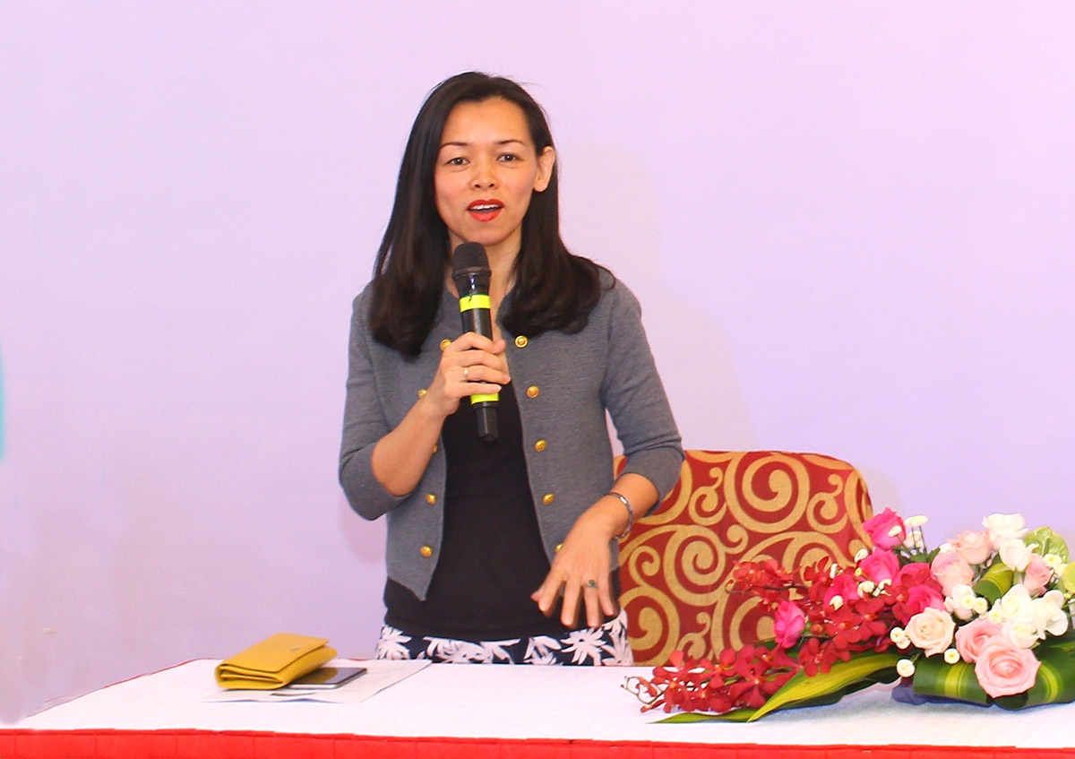 chi-nguyen-bach-diep-tgd-fpt-shop-va-anh-ly-trung-dung-gd-nganh-hang-apple-cong-bo-fpt-shop-nhap-khau-truc-tiep-apple-chinh-hang-4acb8