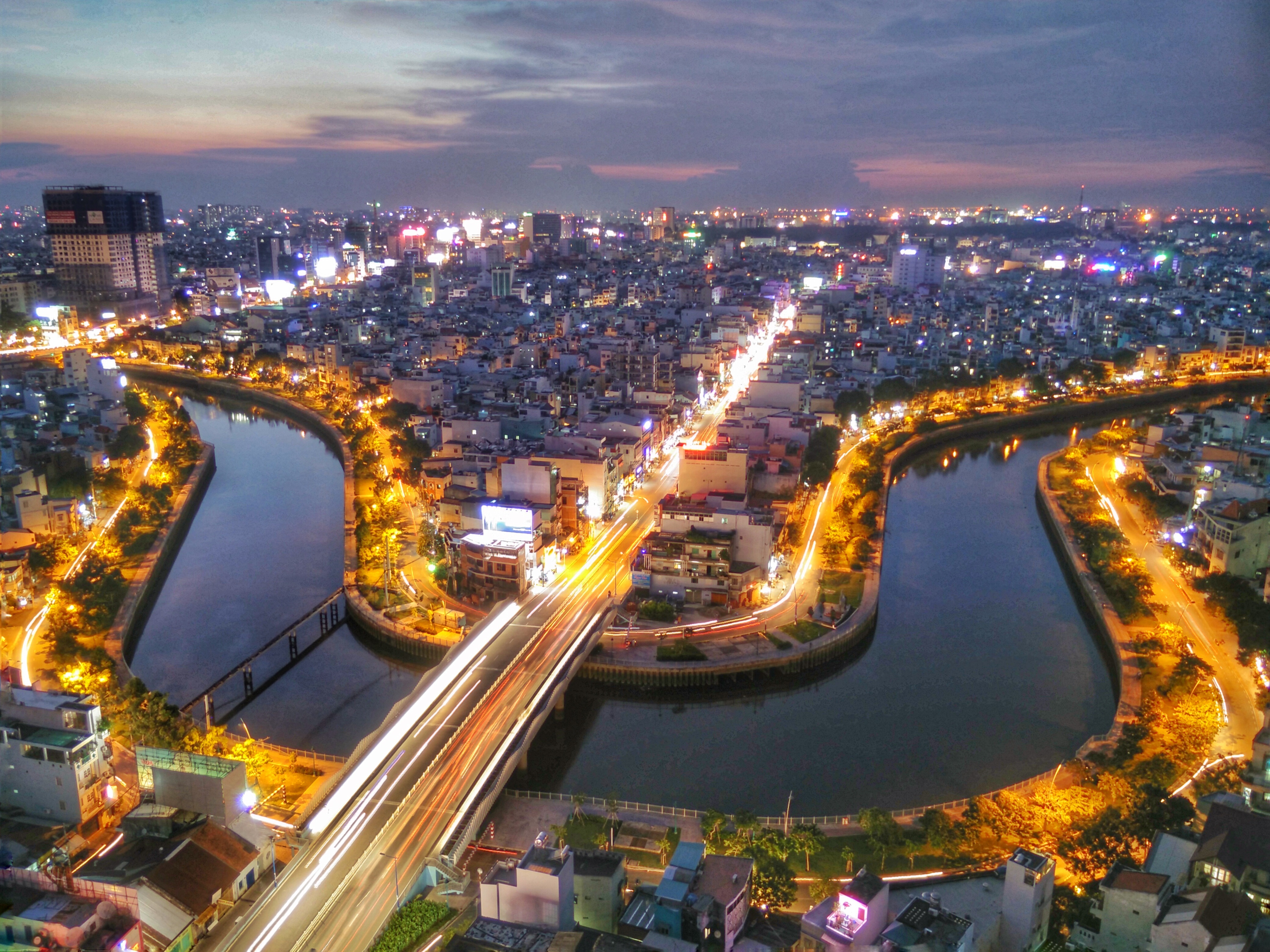 Ảnh dự thi số 5: Sài Gòn lung linh và rực sáng trong đêm! - 2 Cánh cung cầu Kiệu - được chụp bởi Oppo Find 7a