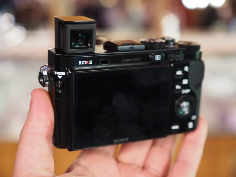 Sony ra mắt máy ảnh RX1R phiên bản thế hệ II với nhiều nâng cấp - 2 Cyber-shot RX1R II
