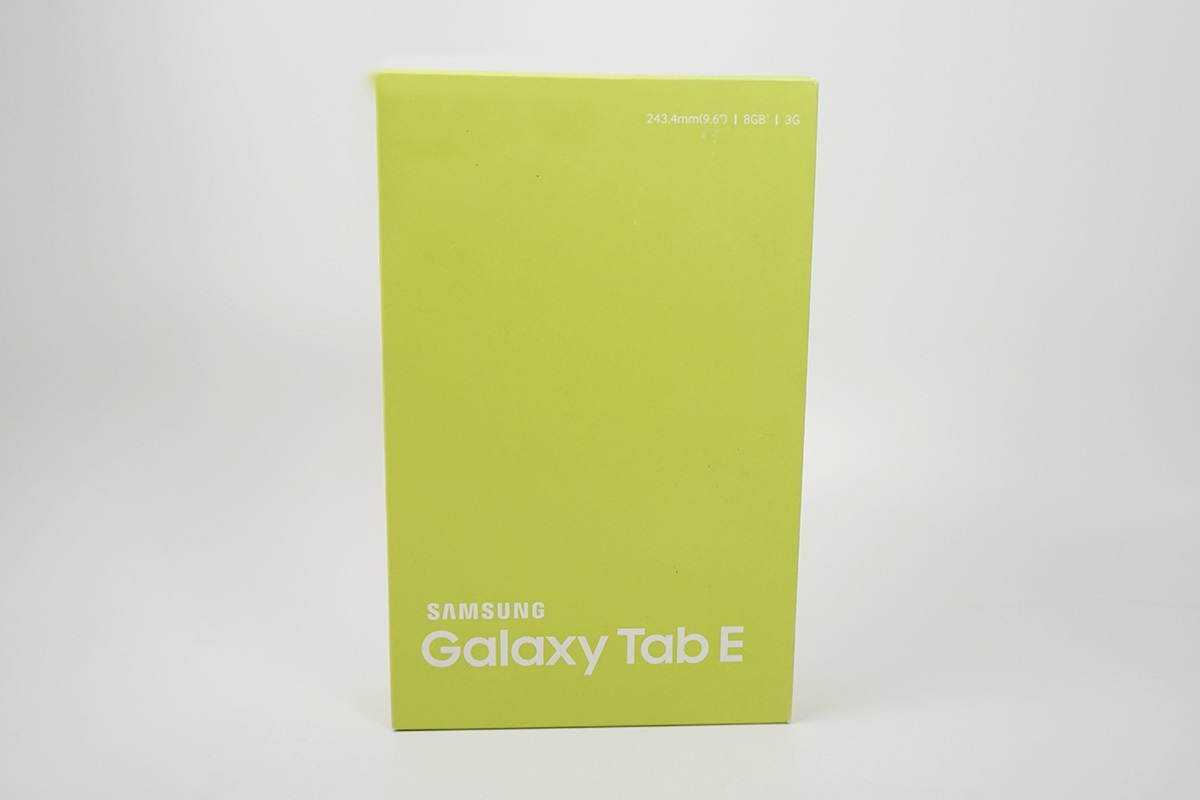 Đập hộp Samsung Galaxy Tab E chính hãng tại Việt Nam - 2 Hộp đựng máy màu xanh lá