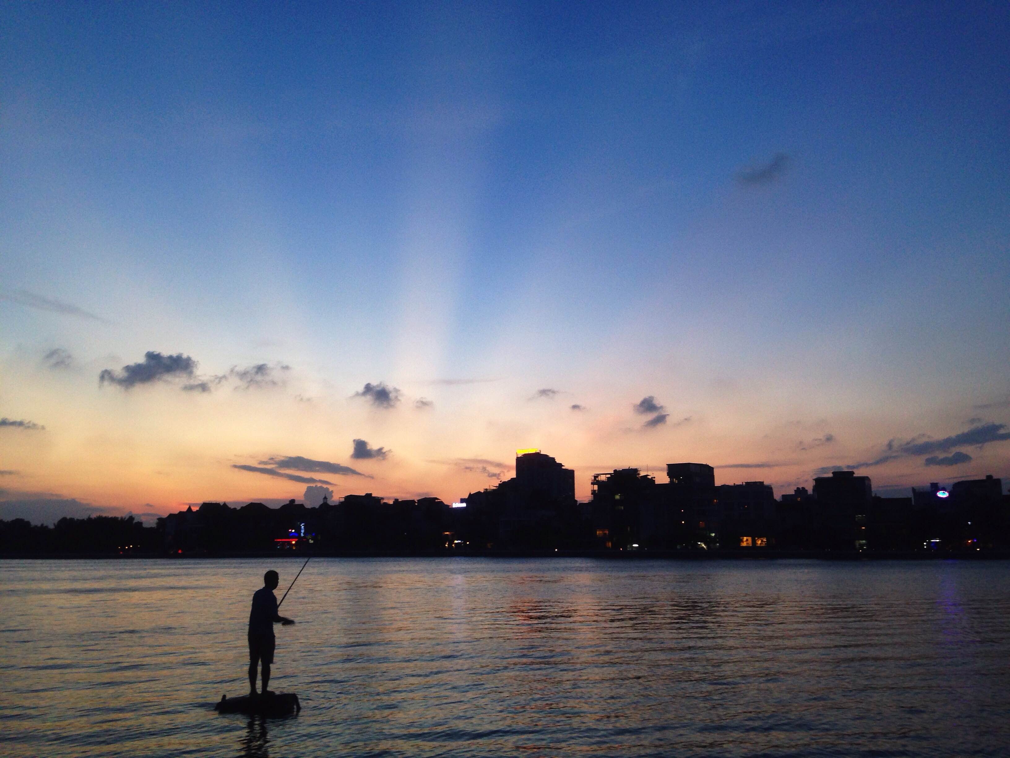 Ảnh dự thi số 20: Hoàng hôn Hồ Tây - 7