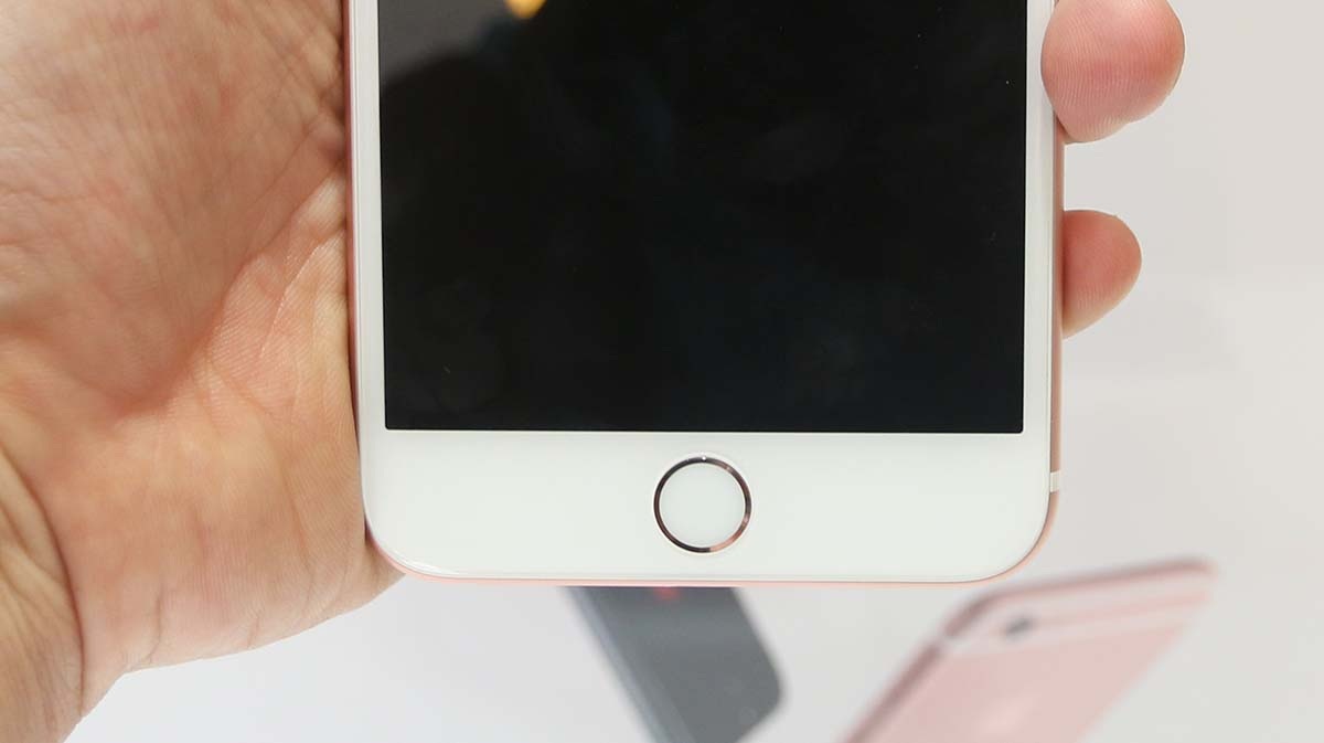 Điểm nhấn là cảm biến vân tay thế hệ 2 đi cùng màn hình cảm ứng 3D Touch hoàn toàn mới