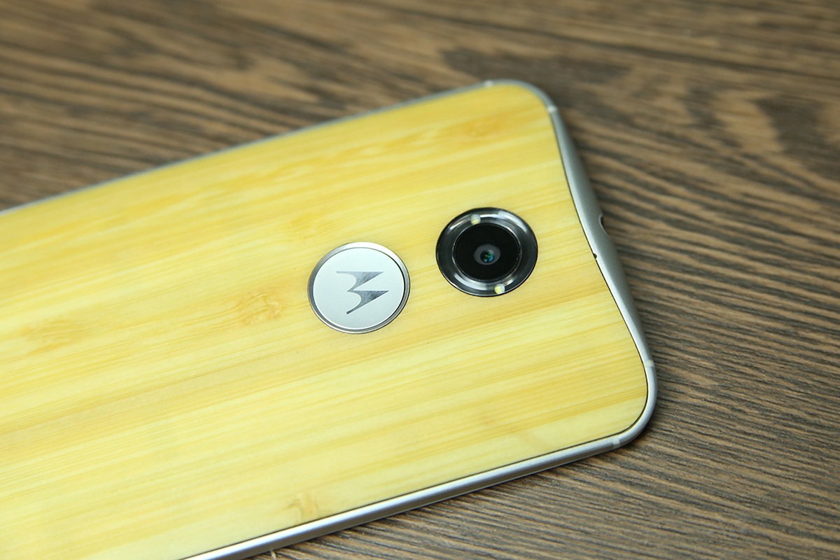 Lớp vỏ này được xử lý khá tỉ mỉ, chống bám bẩn và vân tay