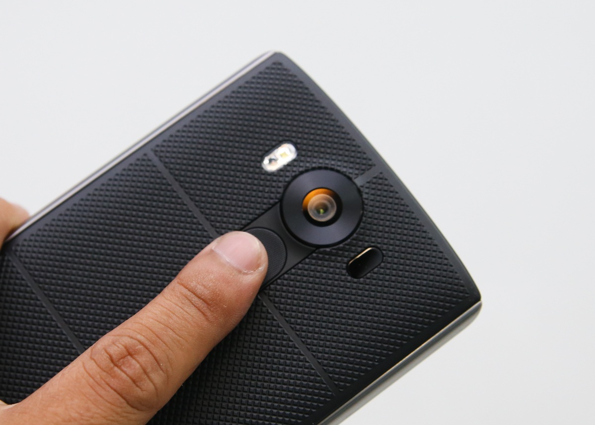 Đập hộp LG V10 chính hãng tại Việt Nam - 12 Trang bị cảm biến vân tay