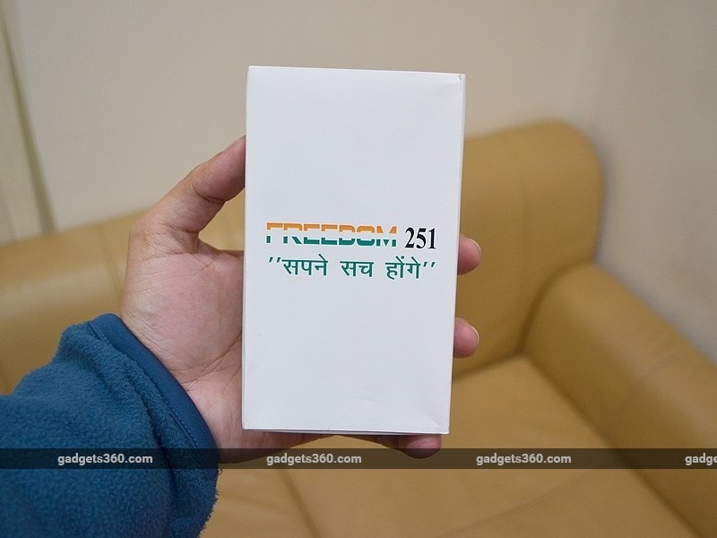 "Đập hộp" smartphone rẻ nhất thế giới giá 80.000 đồng - 1 Hộp đựng Freedom 251