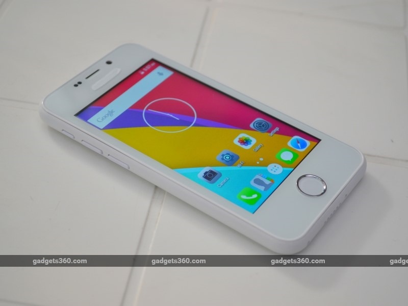 "Đập hộp" smartphone rẻ nhất thế giới giá 80.000 đồng - 6 Các phím bấm cũng đặt ở vị trí tương tự một chiếc iPhone