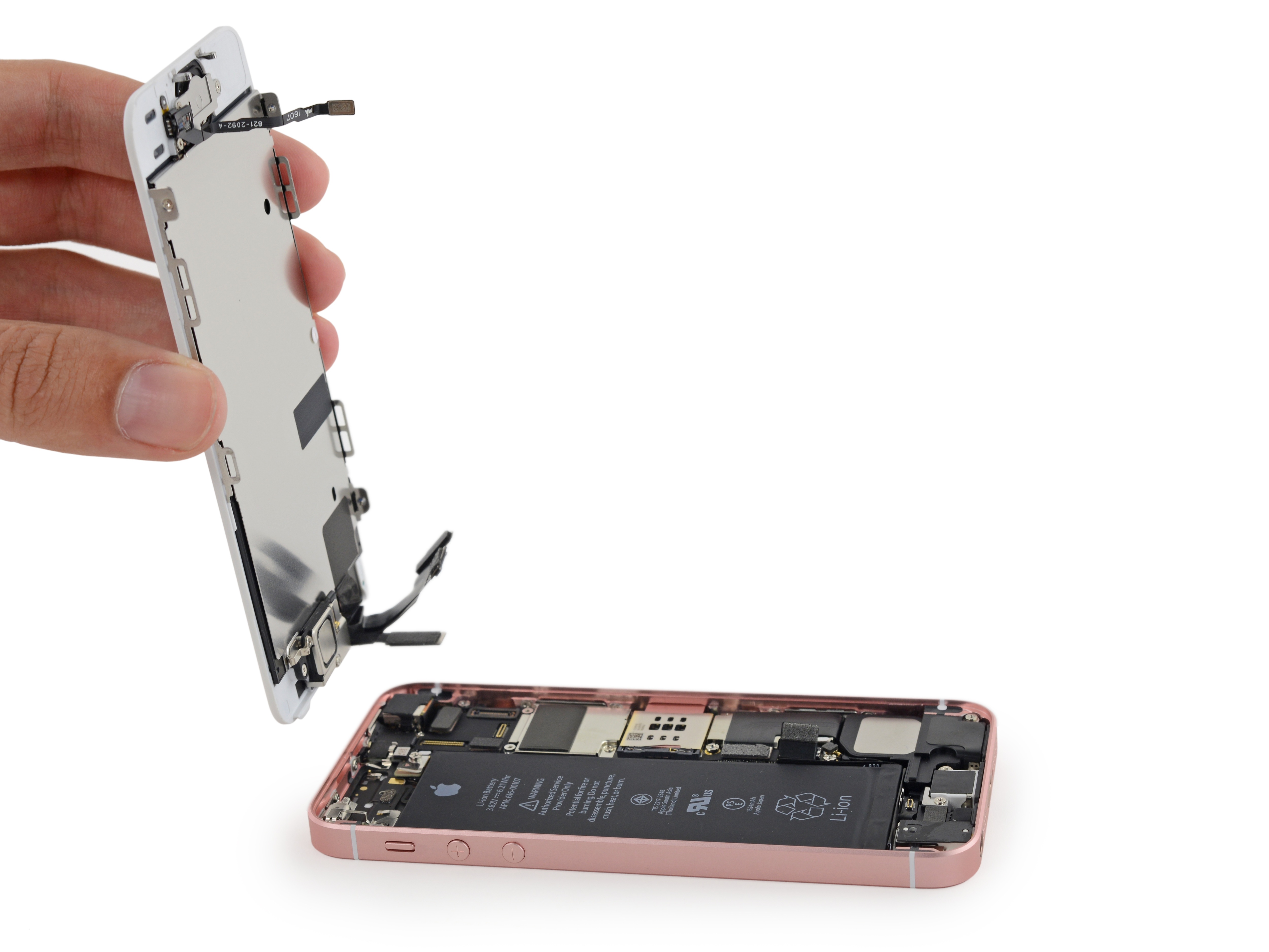 "Mổ xẻ" khám phá bên trong iPhone SE - 6 Tiến hành tháo cáp kết nối màn hình