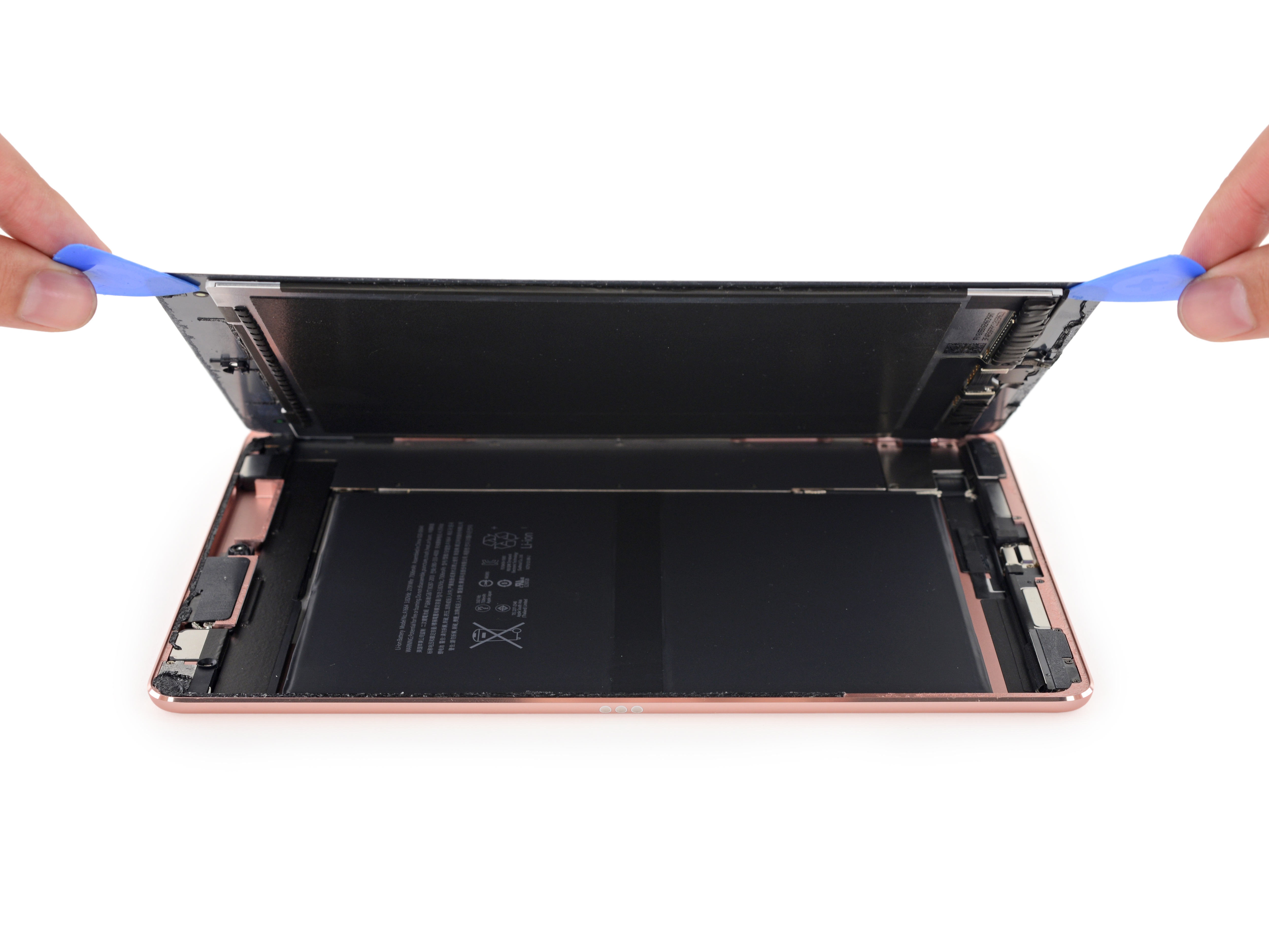 iPad Pro 9,7 inch rất khó tháo mở để sửa chữa - 4 Chú ý cáp màn hình với bo mạch