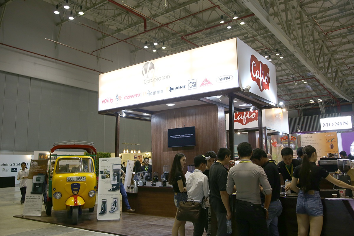 Còn lại một nửa diện tích quy mô trung tâm Hội chợ & Triển lãm Sài gòn (SECC) toàn quảng bá về các thương hiệu cà phê.