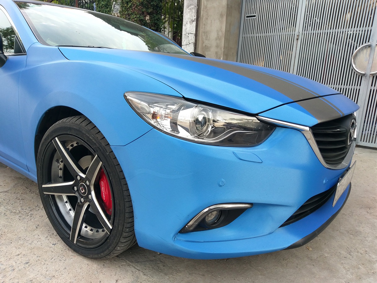Ngắm chiếc Mazda6 "độ" màu xanh dương lạ mắt ở TPHCM - 3 Ngắm chiếc Mazda6 "độ" màu xanh dương lạ mắt ở TPHCM - 3