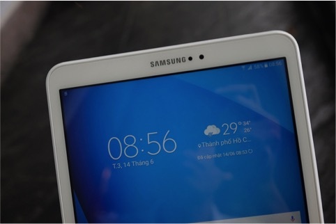 Đập hộp máy tính bảng giải trí Samsung Galaxy Tab A6 10.1” - 6 Phía trên là camera chuẩn HD