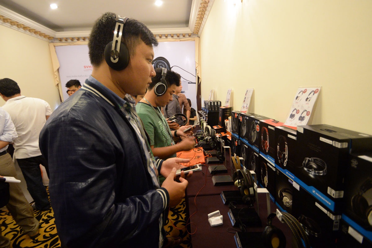 Săn đồ hi-end giảm giá tại Triển lãm thiết bị âm thanh Vietnam AV Show 2016 - 10 Săn đồ hi-end giảm giá tại Triển lãm thiết bị âm thanh Vietnam AV Show 2016 - 10
