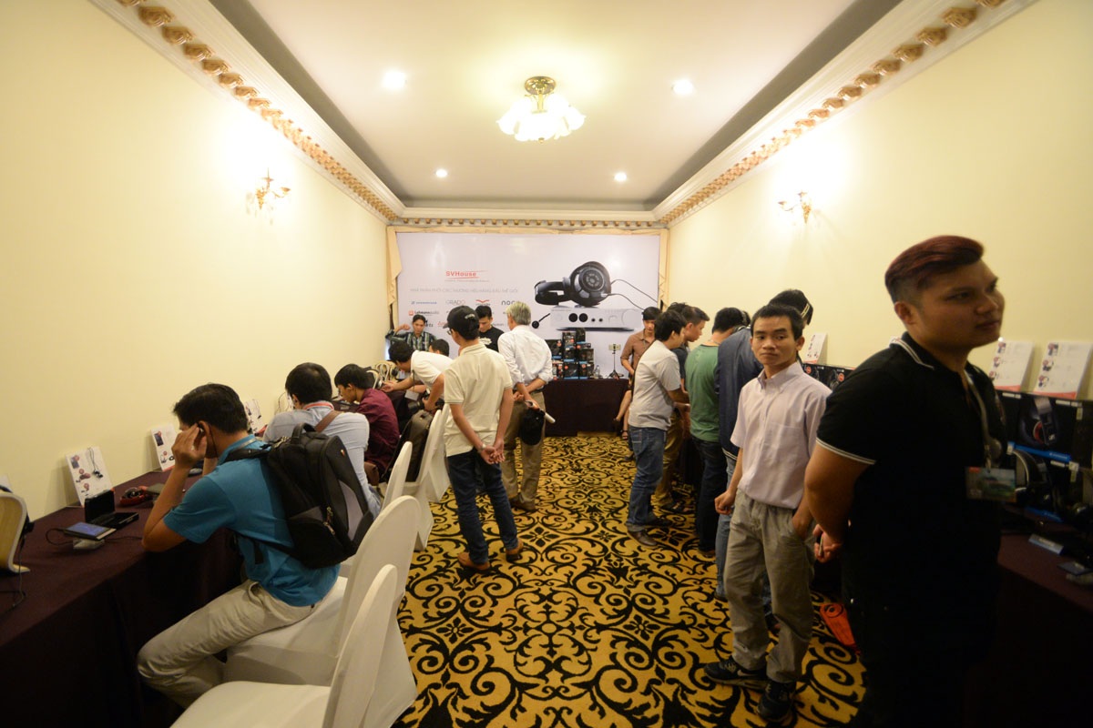 Săn đồ hi-end giảm giá tại Triển lãm thiết bị âm thanh Vietnam AV Show 2016 - 4 Săn đồ hi-end giảm giá tại Triển lãm thiết bị âm thanh Vietnam AV Show 2016 - 4