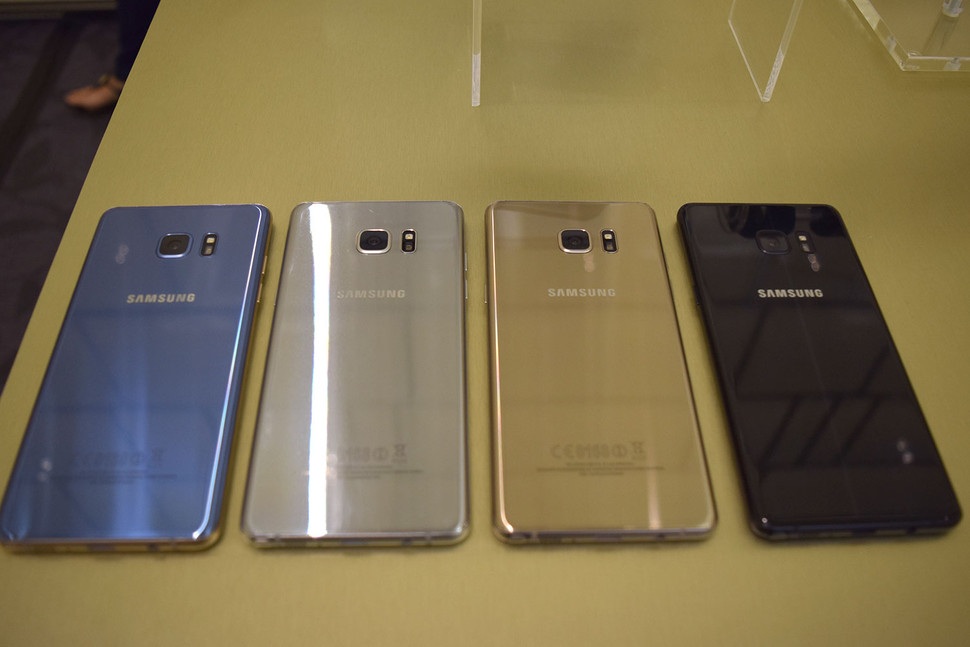 Hình ảnh thực tế Samsung Galaxy Note7, lên kệ từ ngày 19/8 - 11 Hình ảnh thực tế Samsung Galaxy Note7, lên kệ từ ngày 19/8 - 11