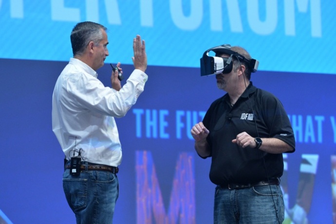 Intel giới thiệu loạt giải pháp thực tế ảo mới tại IDF 2016 - 2 Intel giới thiệu loạt giải pháp thực tế ảo mới tại IDF 2016 - 2