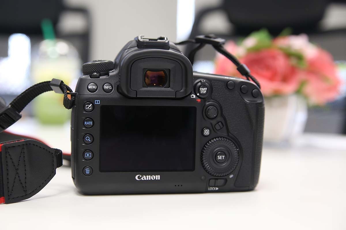 Cận cảnh Canon 5D Mark IV đầu tiên tại Việt Nam, nâng cấp đáng kể - 3