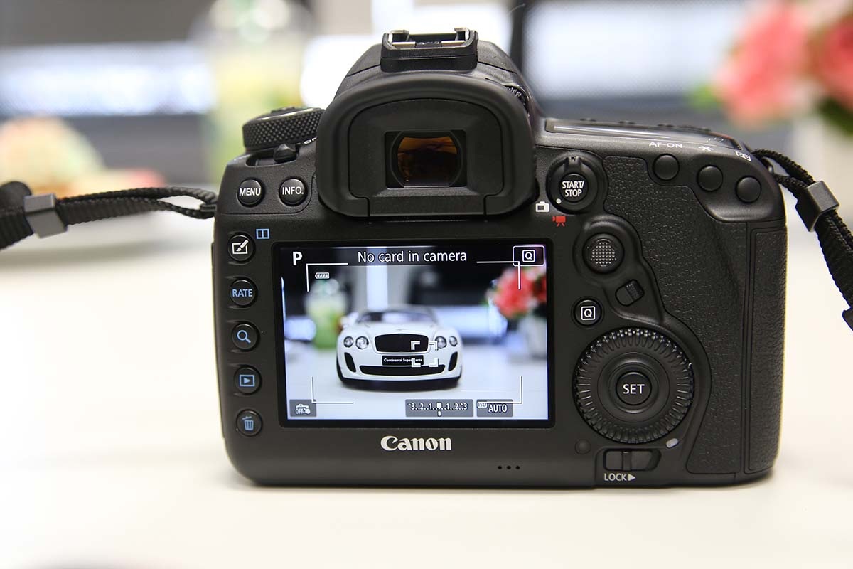 Cận cảnh Canon 5D Mark IV đầu tiên tại Việt Nam, nâng cấp đáng kể - 4