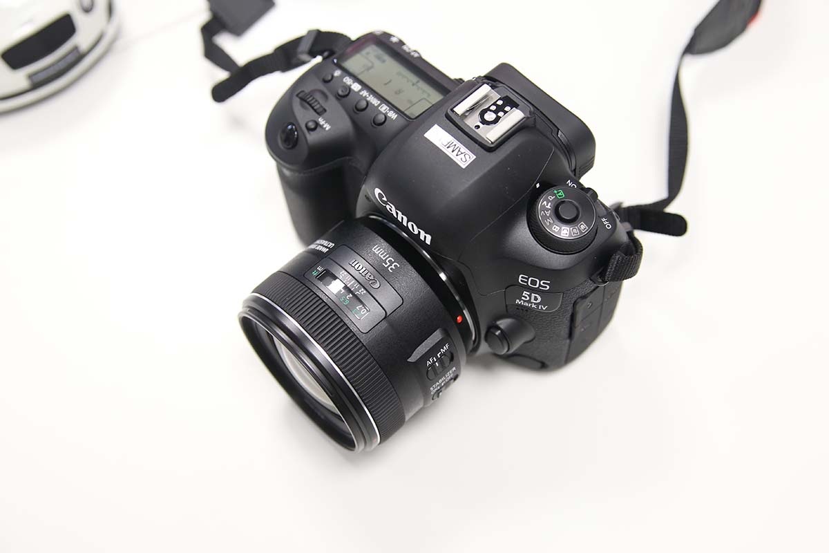 Cận cảnh Canon 5D Mark IV đầu tiên tại Việt Nam, nâng cấp đáng kể - 2