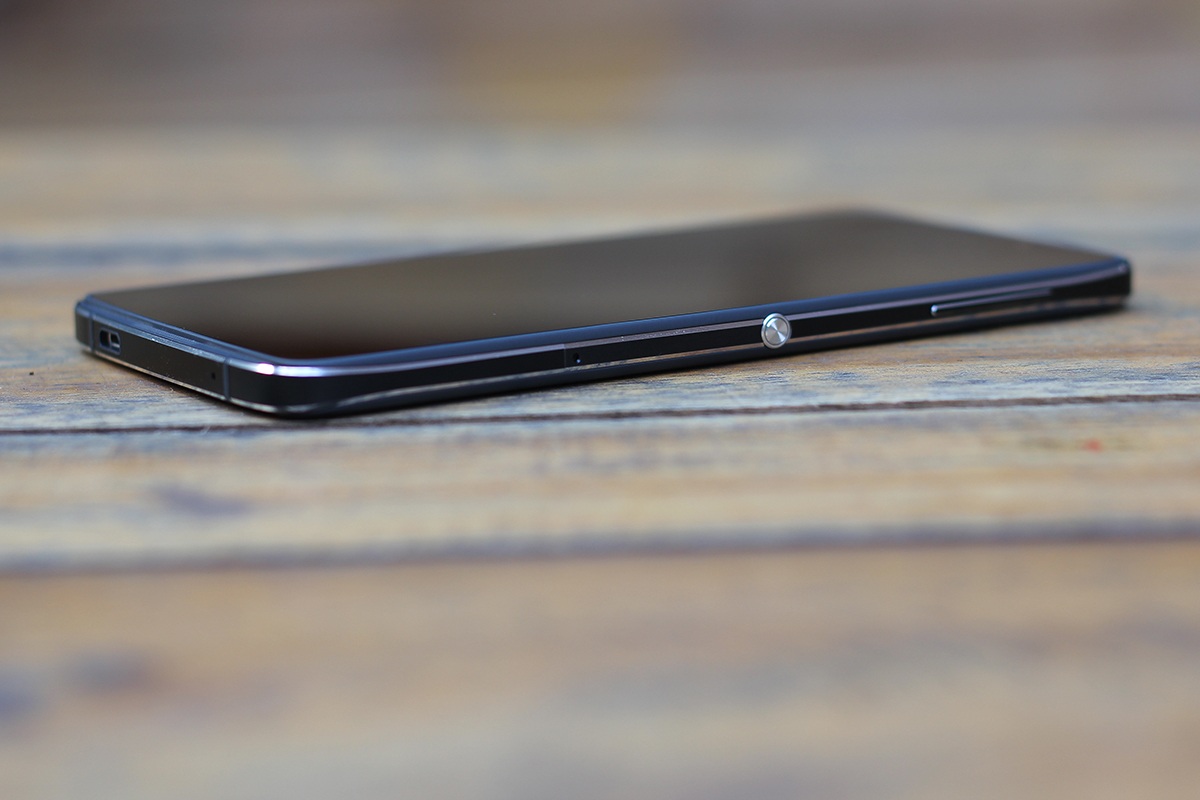 Các phím bấm được gia công sắc sảo và đẹp mắt