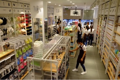 Hơn 50% sản phẩm tại cửa hàng này có giá 43,000 Đ